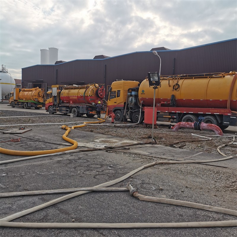 云龙污水池清理