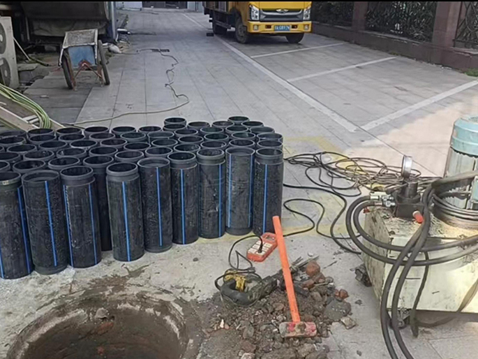 云龙PE置换管厂家 DN315置换管 非开挖管短管置换